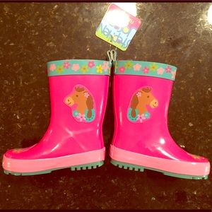 NWT Rain boots, toddler size 7